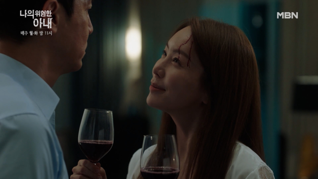 ※소름 주의※ 김정은, 피 흘리며 남편에게 건배 제의....? ＂우린 독을 마신 거야…＂