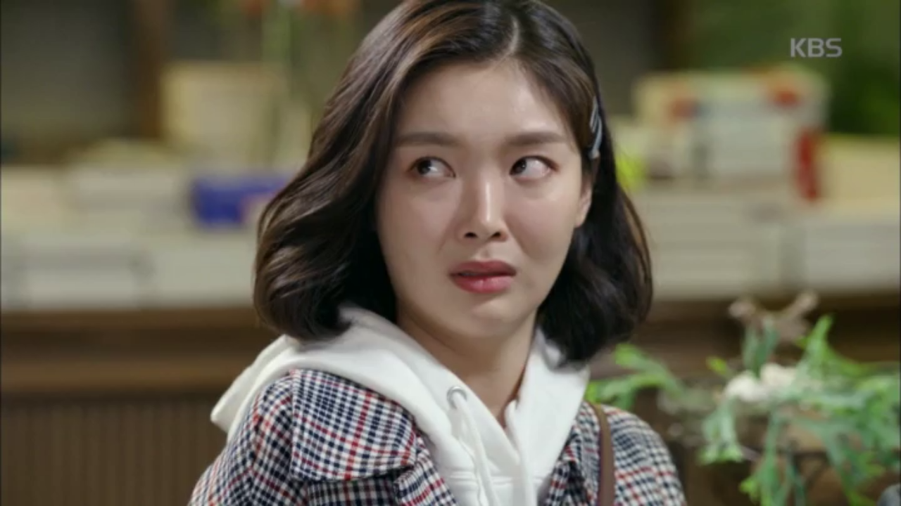 출판사에 찾아온 남태부를 보고 놀라 도망가는 김하경!
