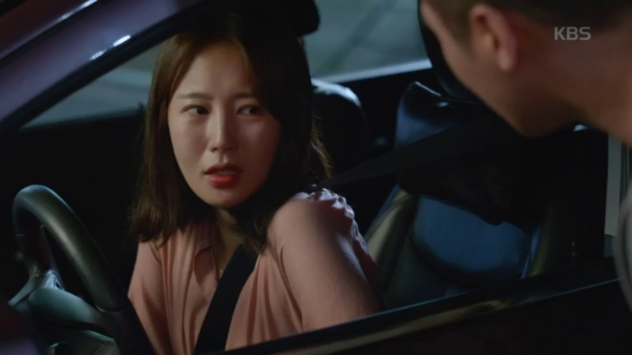 차 사고로 복부에 통증을 느끼는 임정은...! ＂그냥 가세요...＂