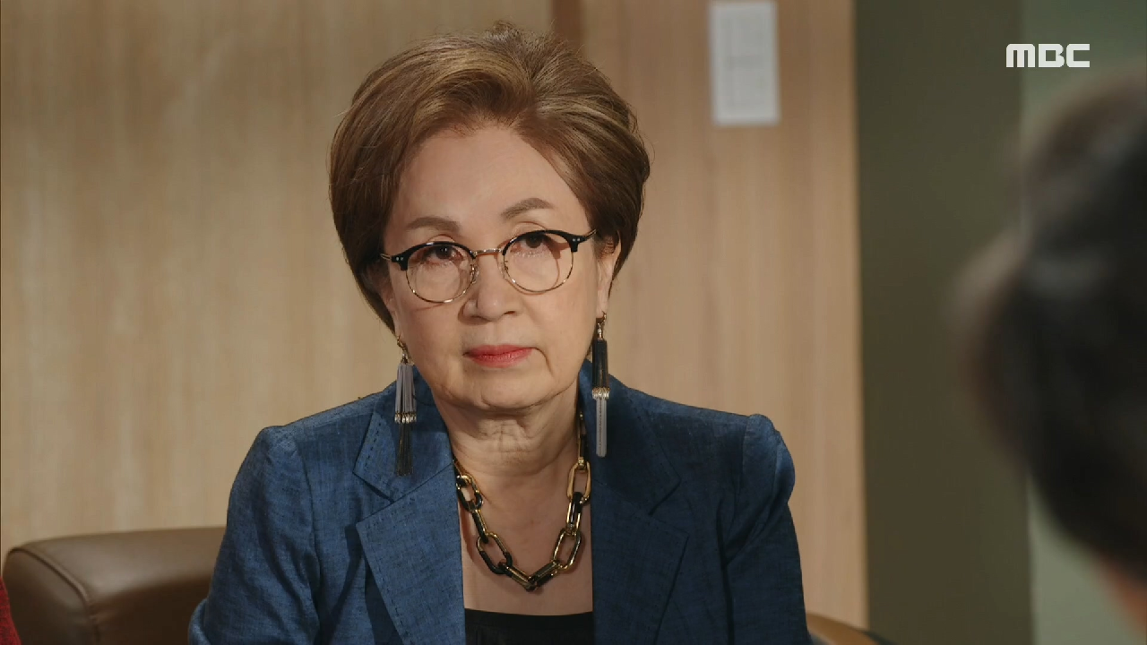 ＂그럼 이러면 어떻겠어요?＂ 의견이 분분한 대표이사직 후보 추천, 심이영을 내세우는 왕여사