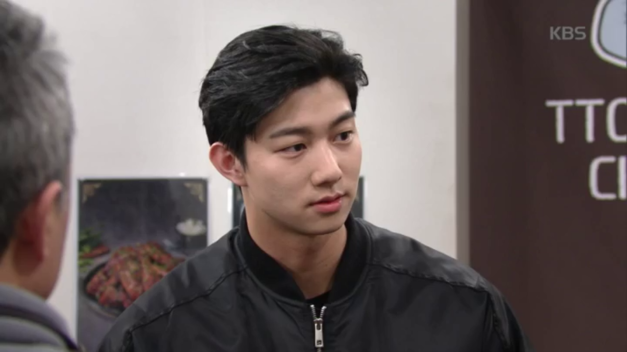 용주시장에 바람처럼 등장한 새 알바생 기도훈, 과연 오윤아를 알아보게 될까...?