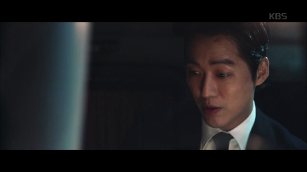 응급차에 실어 전 국정원장을 빼내는 남궁민...※(feat. 나 이제 잔다구~~♥)