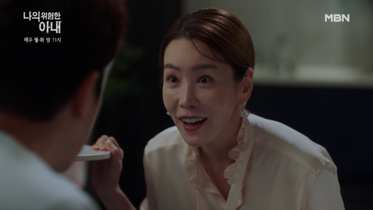 최유화가 죽었다!? 그 와중에 김정은의 소름 돋는 표정 변화, 그리고 이어지는 질문!