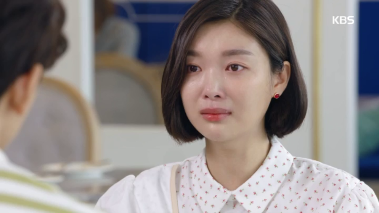 떠난다는 기태영의 말에, 눈물을 보이는 김하경