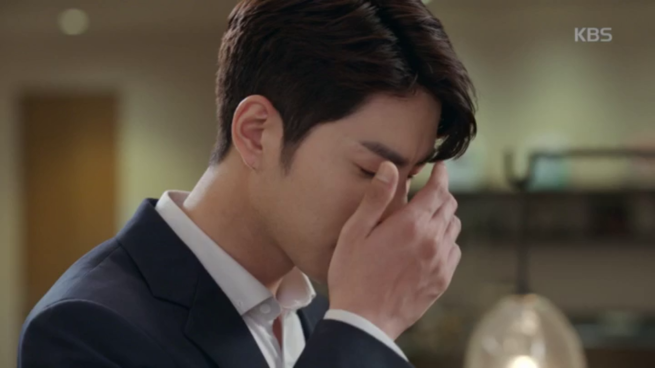 김소연과 나눴던 대화를 떠올리며 근심에 빠진 홍종현
