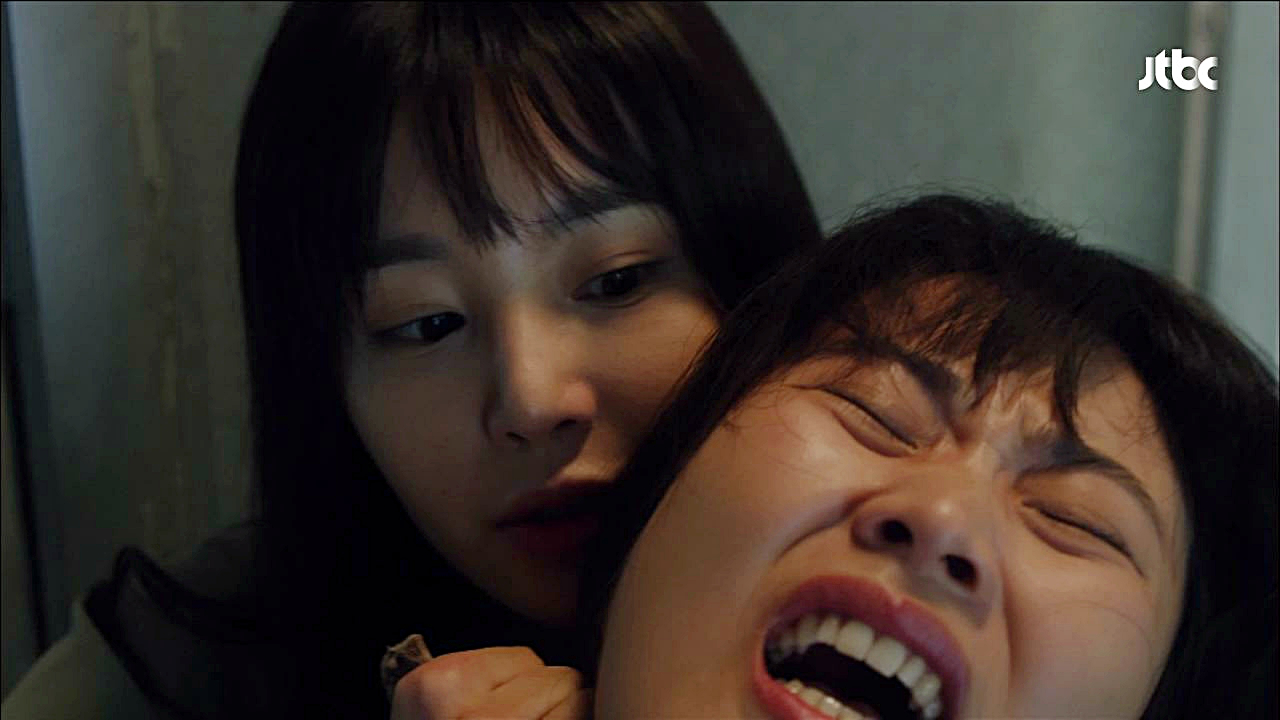 남규리! 자신을 불러 낸 은애를 닭뼈로 공격! 알고 보니? - kakaoTV 남규리! 자신을 불러 낸 은애를 닭뼈로 공격! 알고 보니?