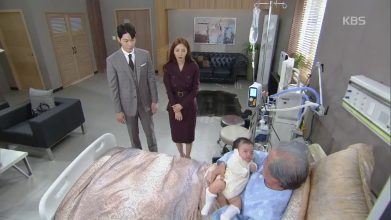 동방우를 찾아 자신들의 아이를 보여주는 김소연-홍종현 부부