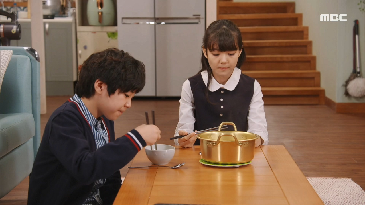 심란한 심이영과 마음의 문을 닫은 권지민 ＂꼭 엄마 아빠가 있어야 돼?＂