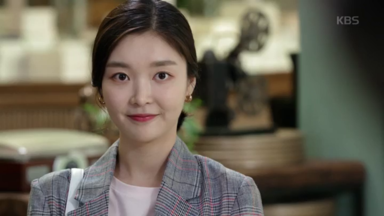 다시 출판사로 돌아온 김하경!