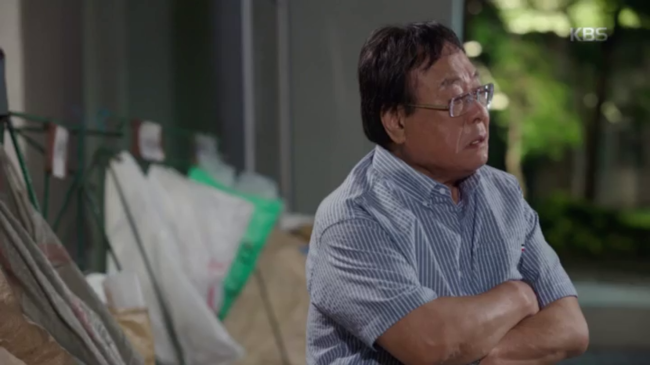 친구의 아픈 모습에 쓸쓸하게 고독하게 노래 부르는 주현