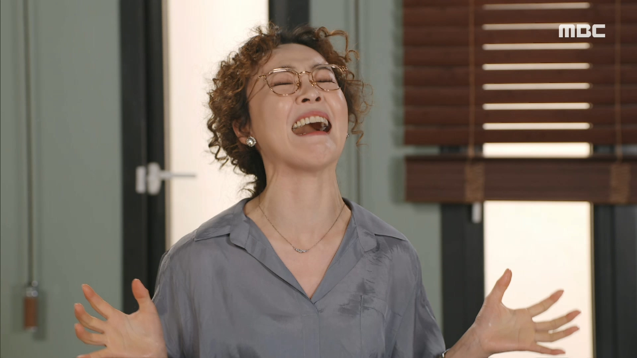 심이영이 세탁한 베개를 찢어버리는 작가, MBC 210105 방송