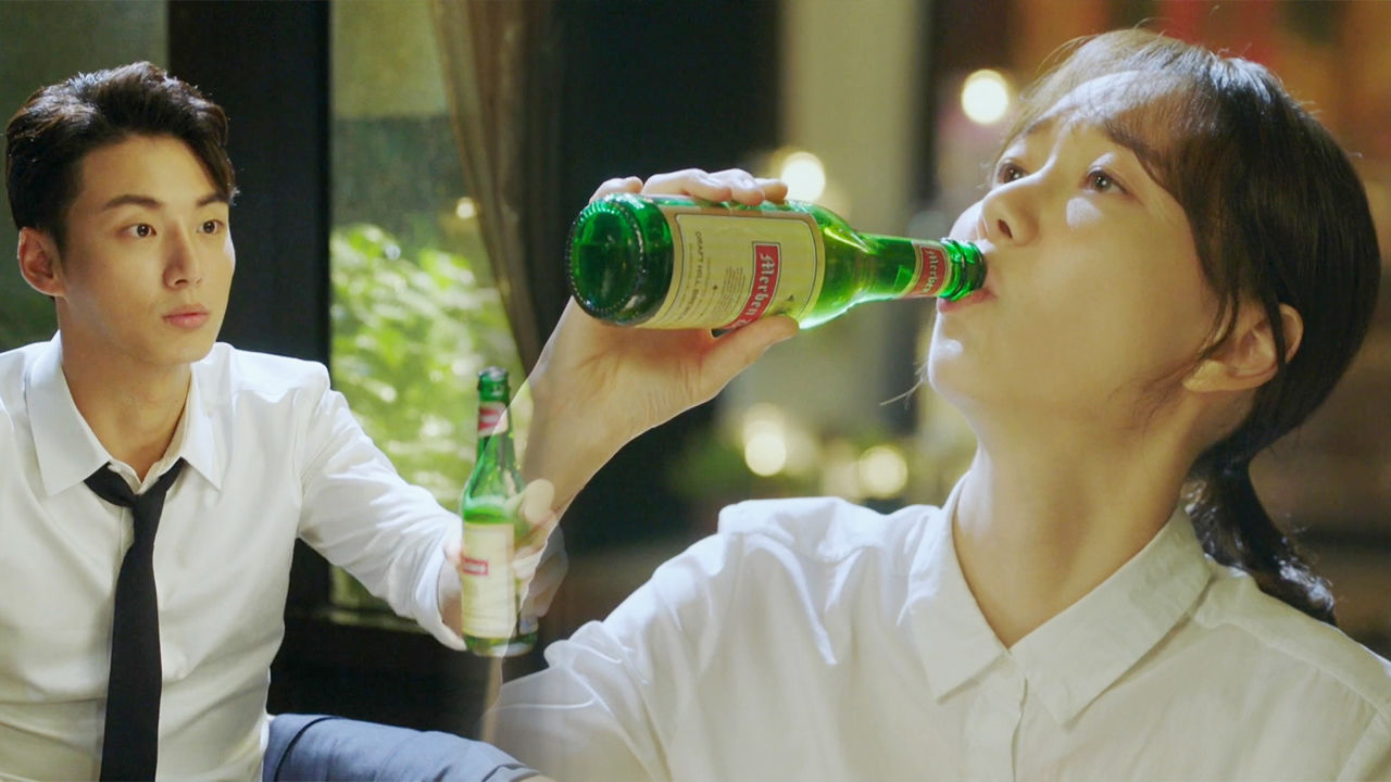 이유영, 맥주 원샷 때리는 귀여운 시보 - kakaoTV 이유영, 맥주 원샷 때리는 귀여운 시보
