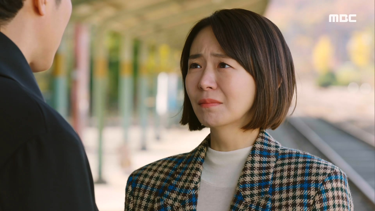 ＂그냥 내가 엎고 다니면 돼요!＂ 최성재 타이르며 눈물을 글썽이는 심이영