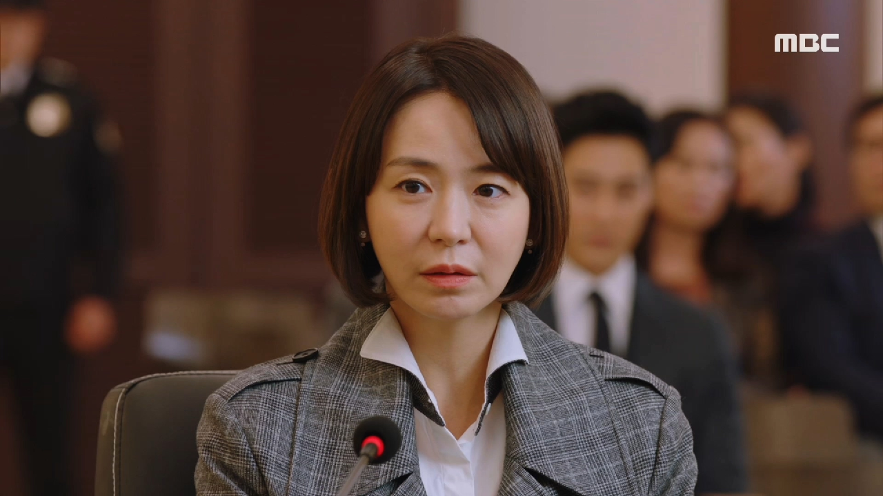 재판장에서 마주 선 두 사람! 진예솔과 심이영...!