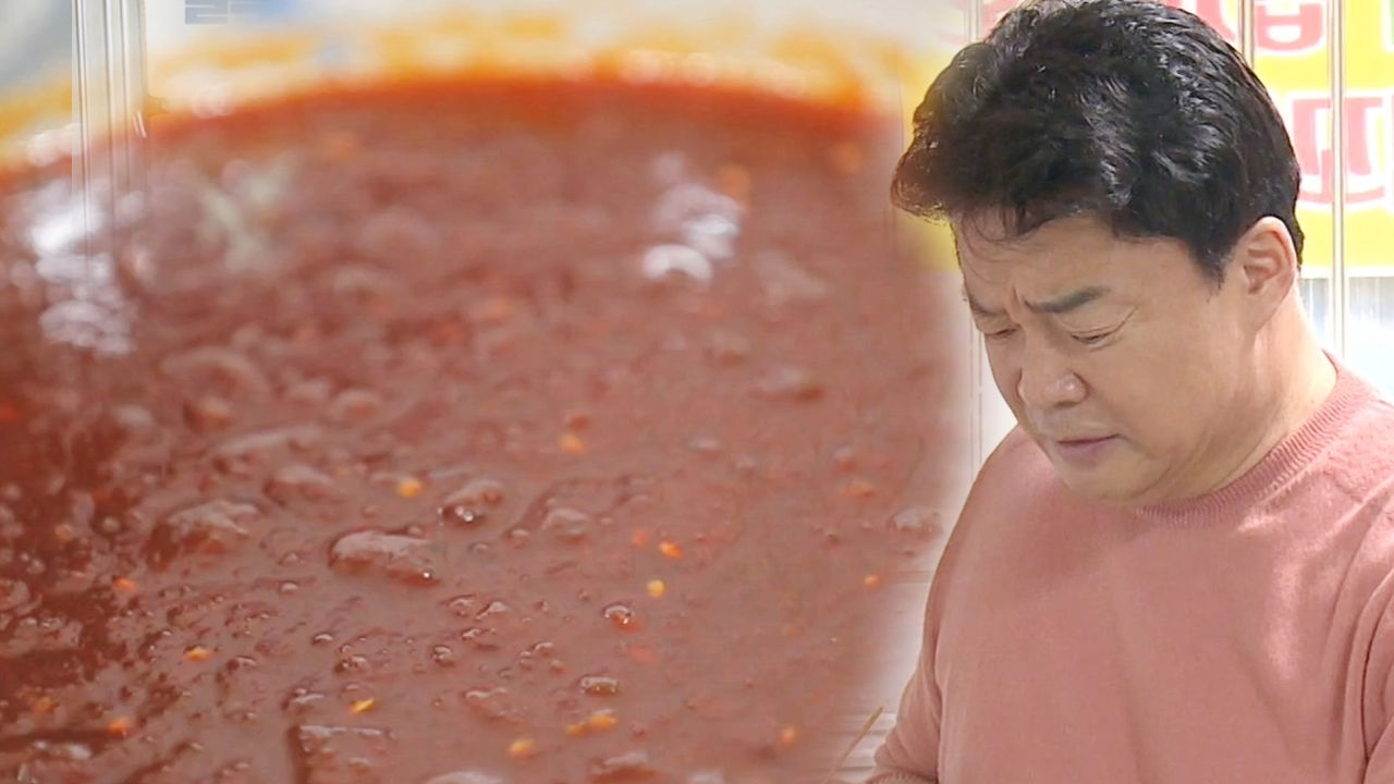 “떡꼬치 소스 맛 희한” 백종원, 인상 찌푸리며 떡볶이집 주방 점검