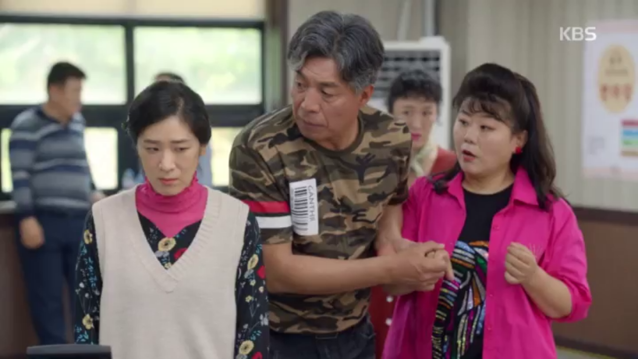 이정은 챙기느라 여념이 없는 안길강! 질투심 폭발한 백지원 마음은 타들어가고...