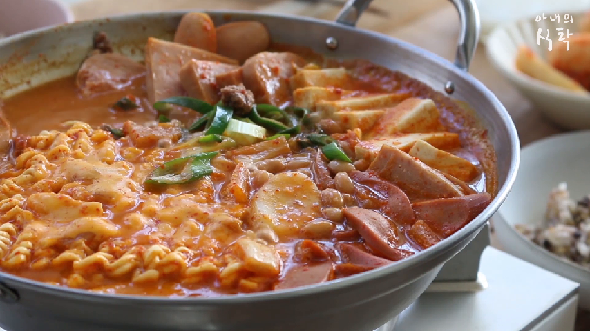 행복이 보글보글, 부대찌개 [아내의 식탁] - kakaoTV 행복이 보글보글, 부대찌개 [아내의 식탁]