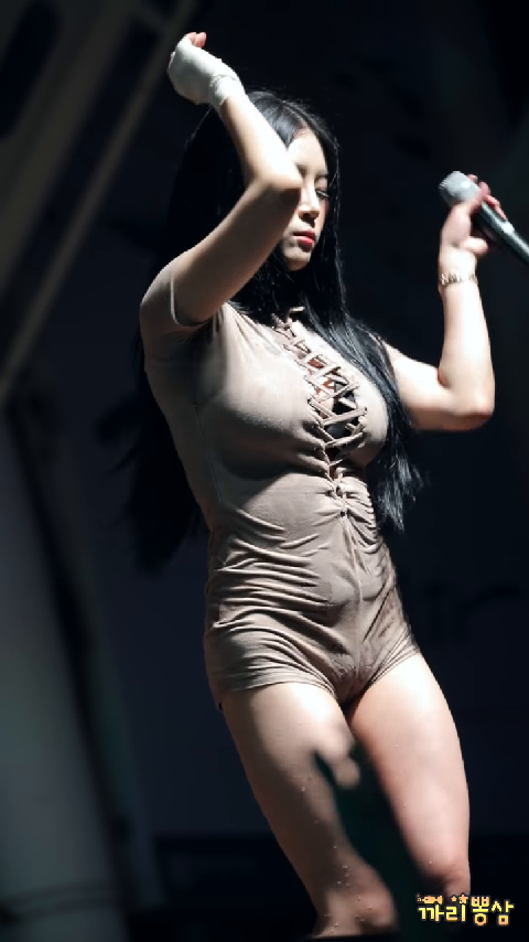 걸크러쉬 보미 직캠 Girl Crush Magenta Riddim Fancam - kakaoTV 걸크러쉬 보미 직캠 Girl Crush  Magenta Riddim Fancam