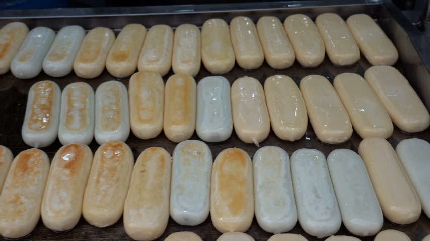 전주 한옥마을 / 치즈 길쭉이 호떡(Cheese Long Hotteok)... 한옥마을 / 치즈 길쭉이 호떡(Cheese Long Hotteok) /Korean Street Food
