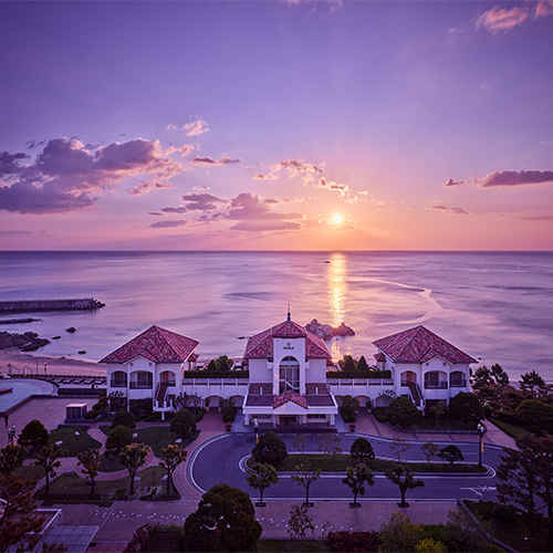 Advertising Sono Hotel & Resort Sales Advertisement