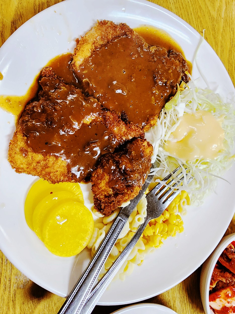 옛 감성 그대로 간직한 옛날 할아버지 돈가스