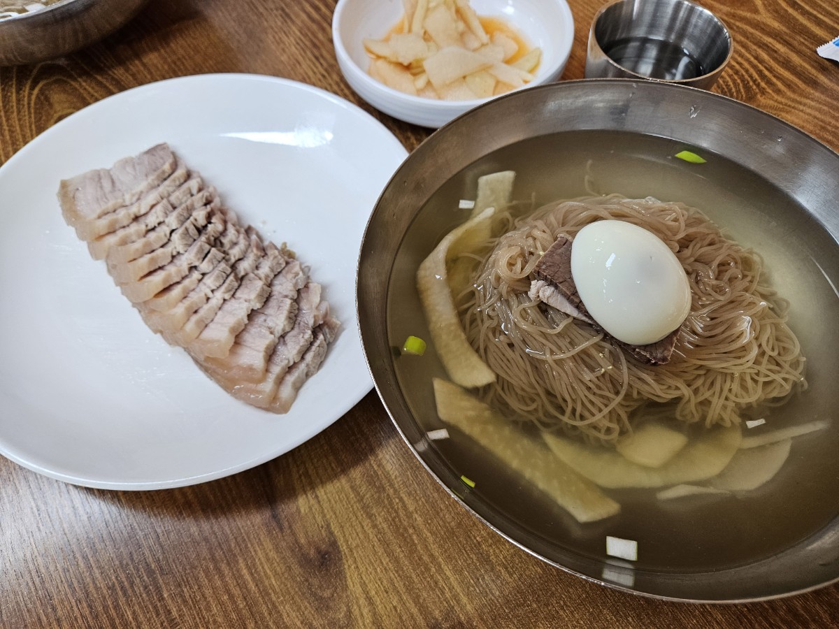 평양냉면이 이 정도는 돼야지