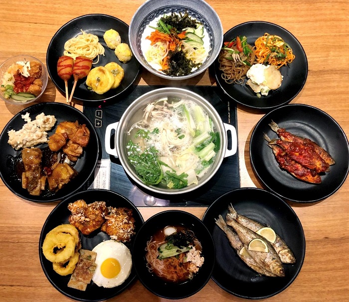 계절 메뉴 (공기밥 미포함)