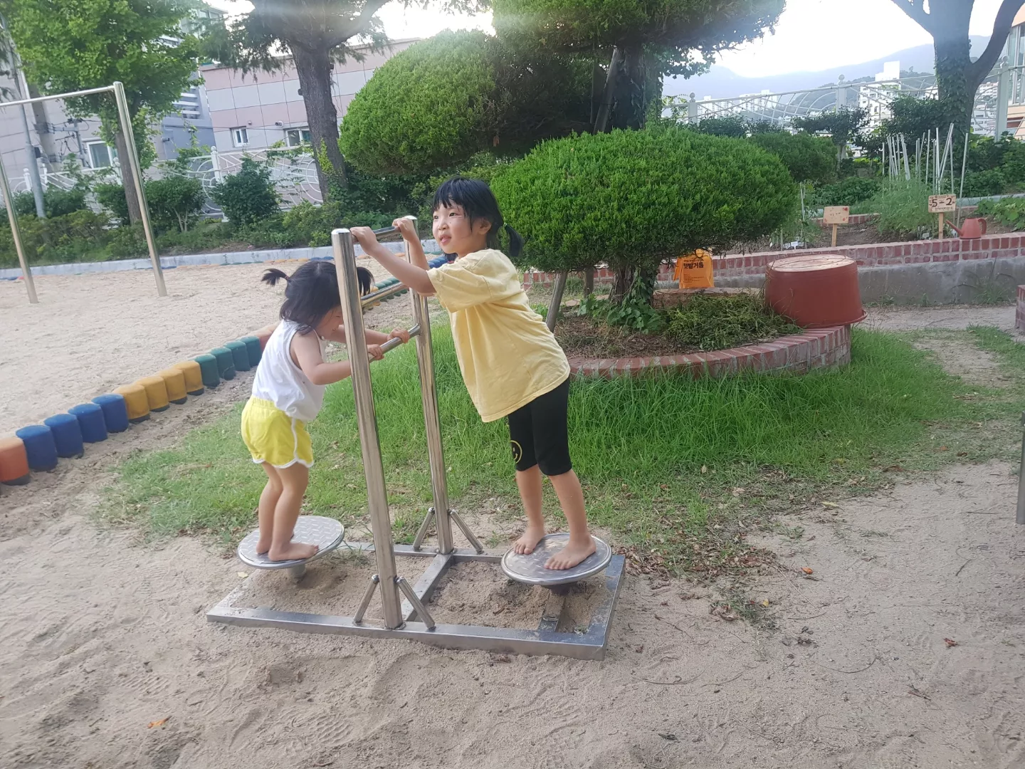 고것들 참 예쁘다, 참 잘 노네!