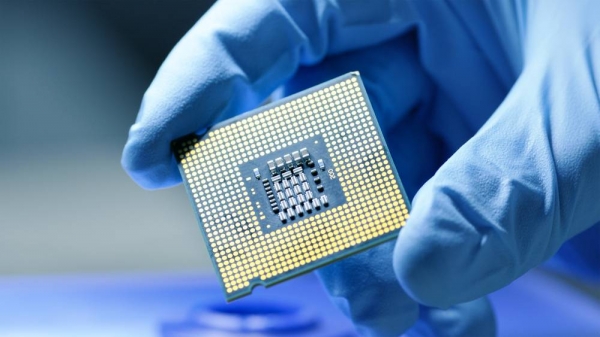 AI CAPEX 확대, HBM3E 수급 타이트, 재고 정상화가 반도체를 견인