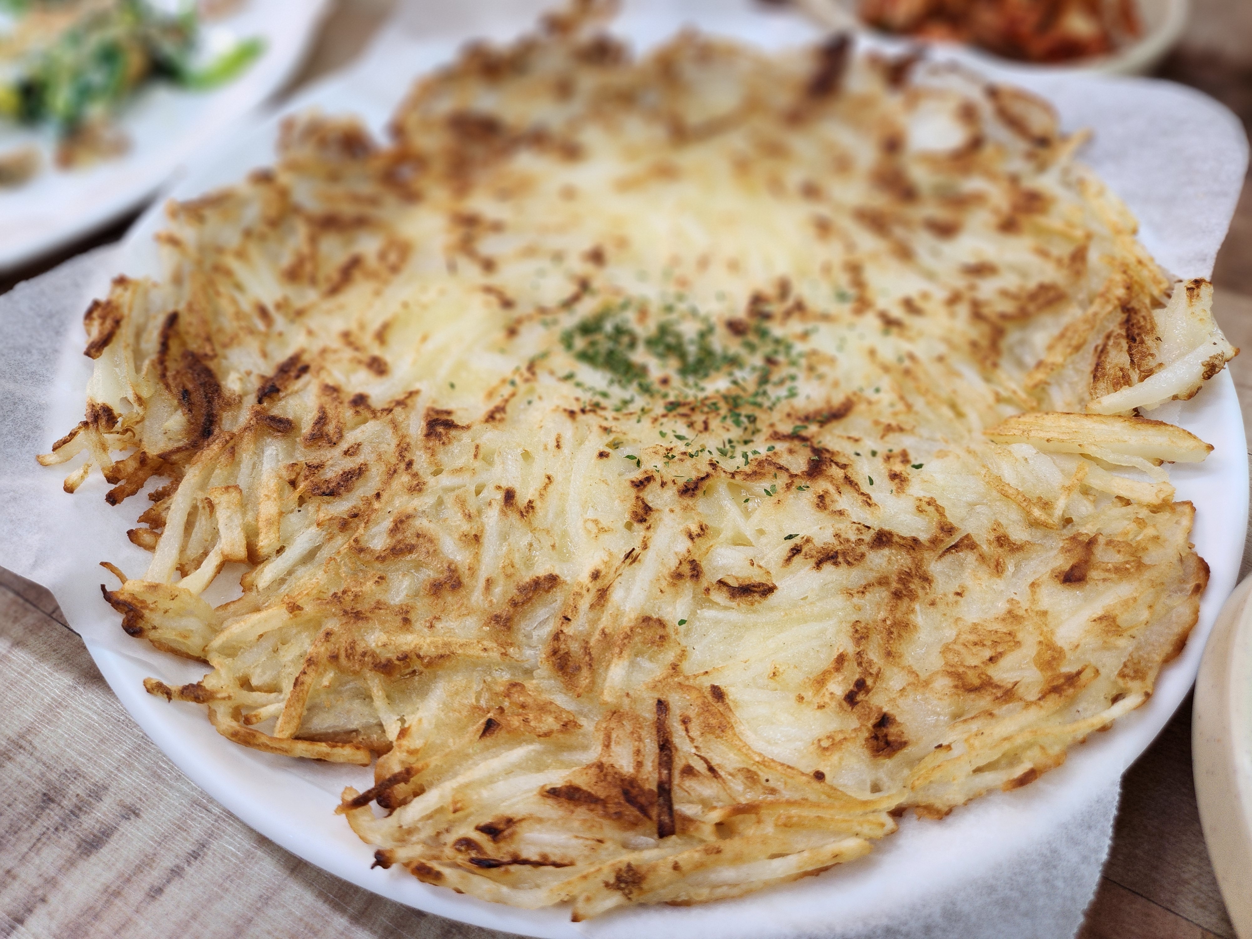 8,500원에 만나는 한치 해물 듬뿍 칼국수