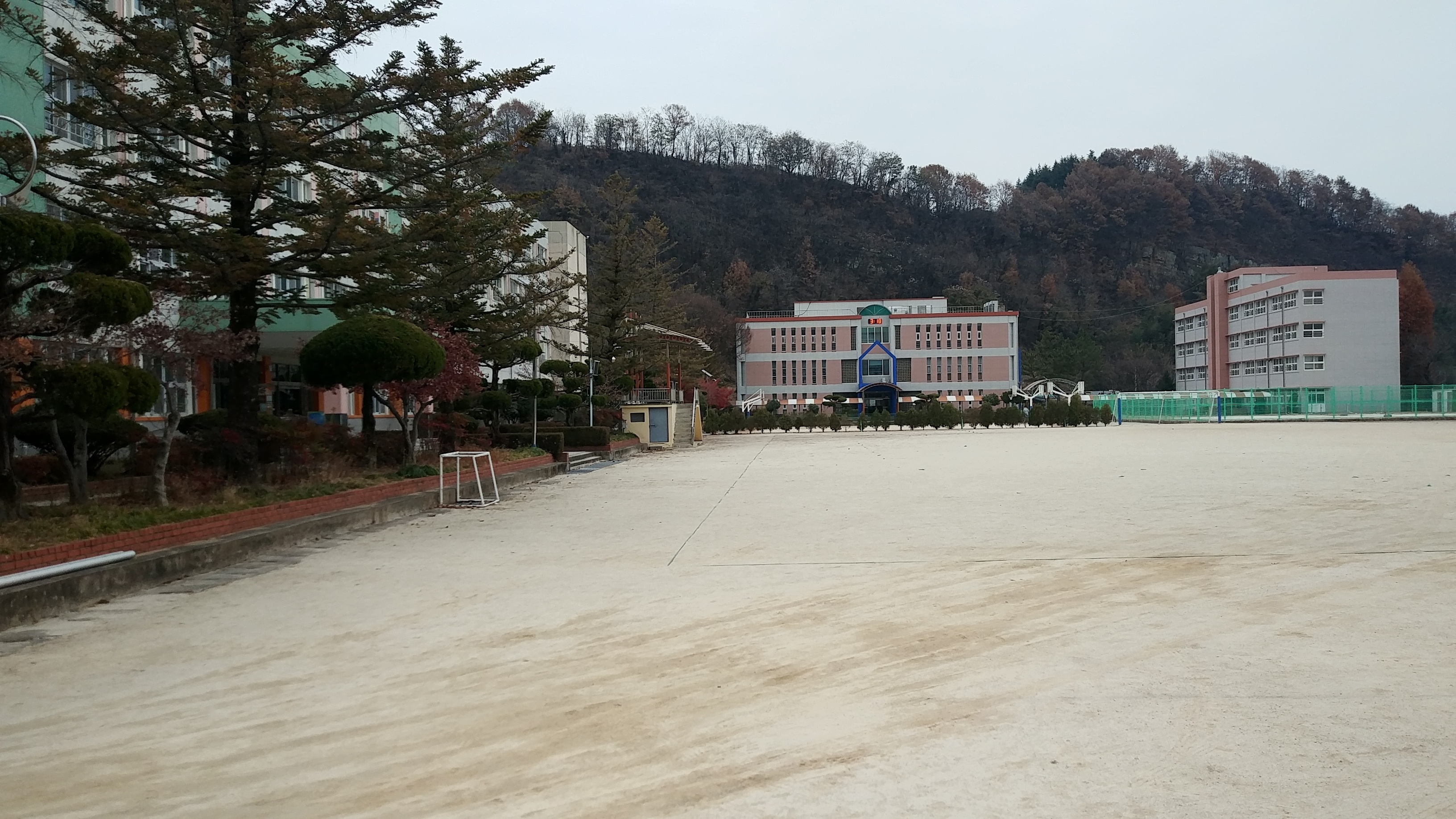 진주 명신고등학교를 가 보겠습니다.
