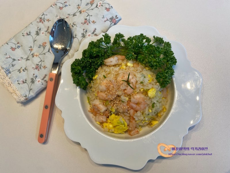 새우계란볶음밥 (SHRIMP EGG FRIED-RICE)