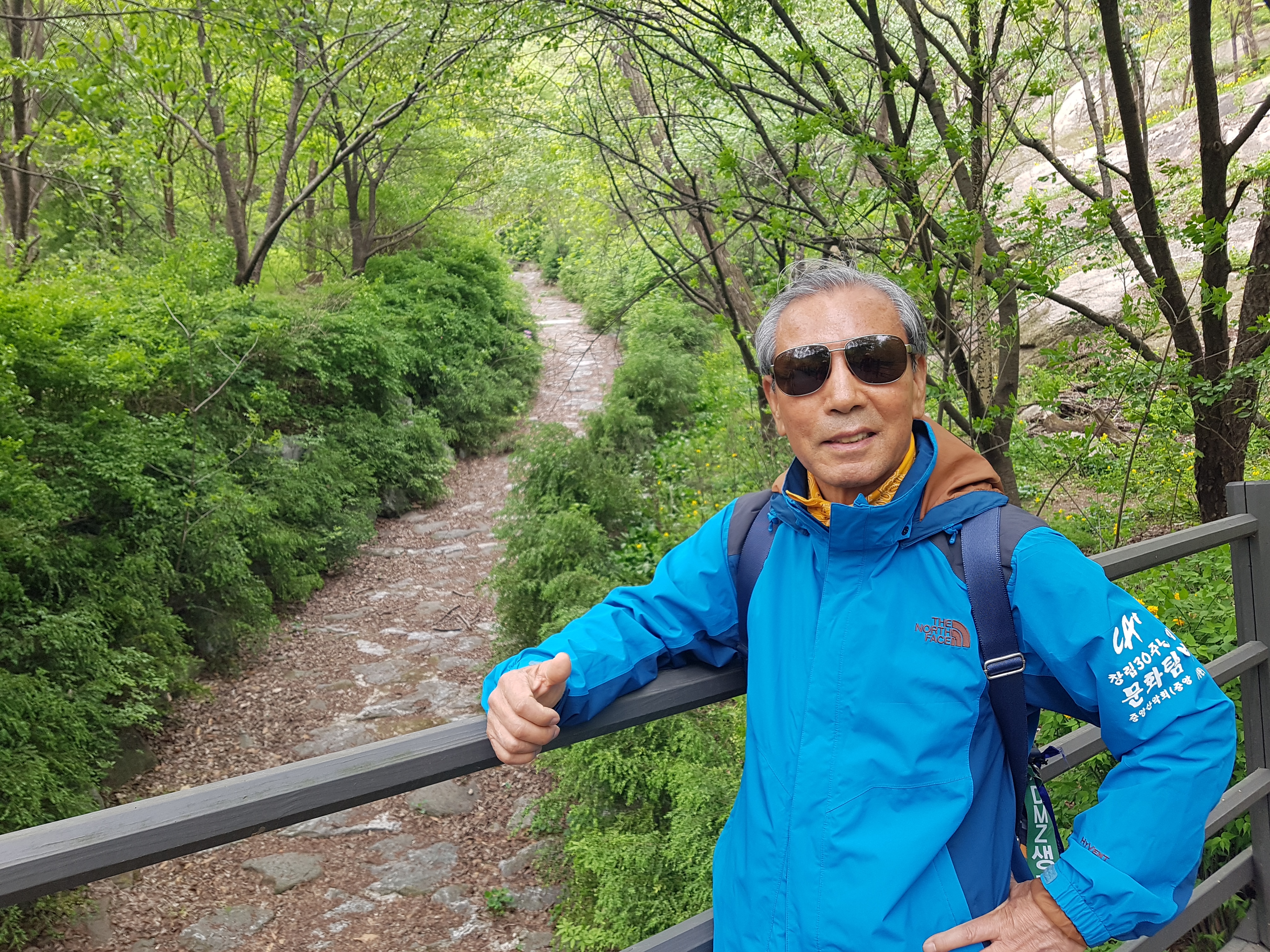 장춘족발 이미지