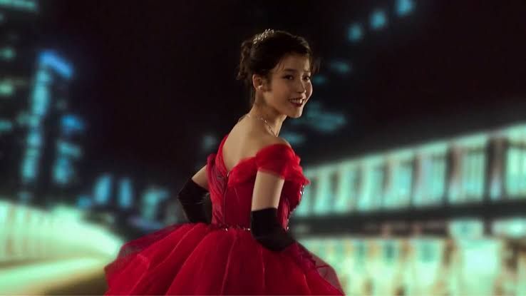 세상 화려한 아이돌 제작 의상들 실제 디테일.jpg | 인스티즈