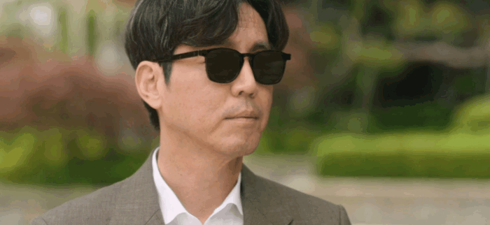 [오월의청춘] 희태가 선글라스를 끼고 다니는 이유 | 인스티즈