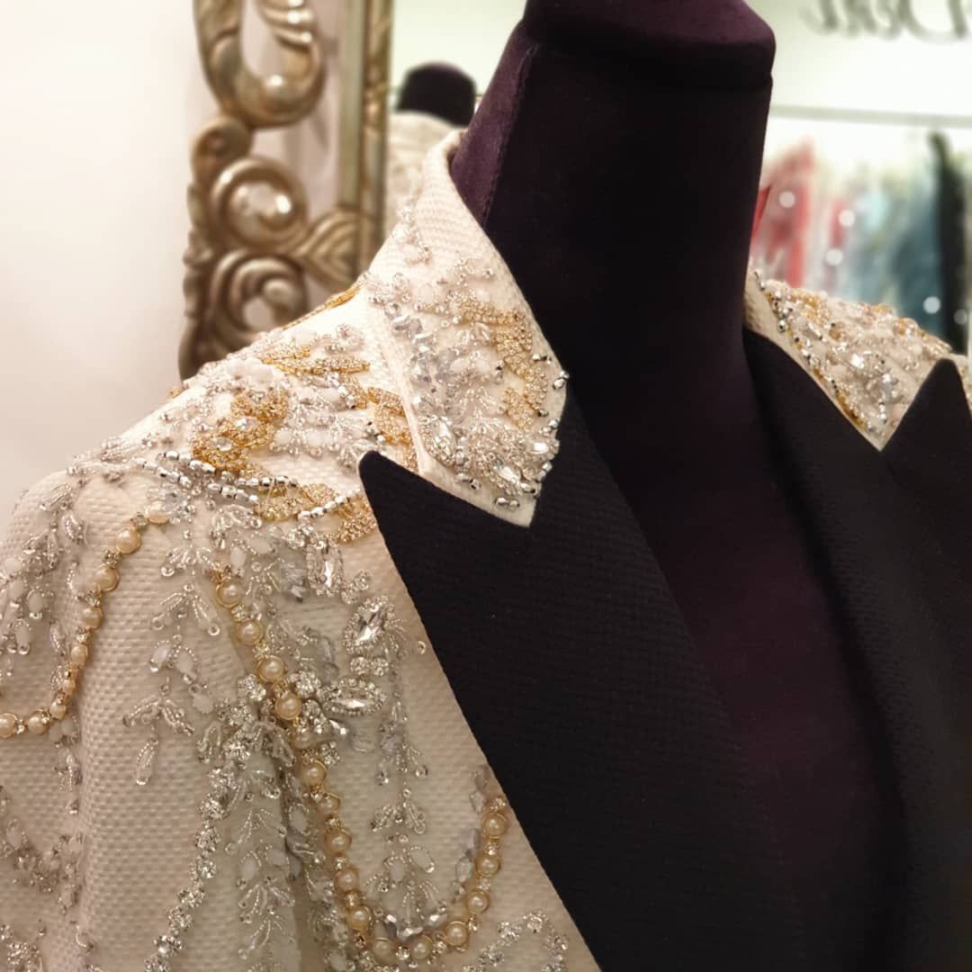 세상 화려한 아이돌 제작 의상들 실제 디테일.jpg | 인스티즈