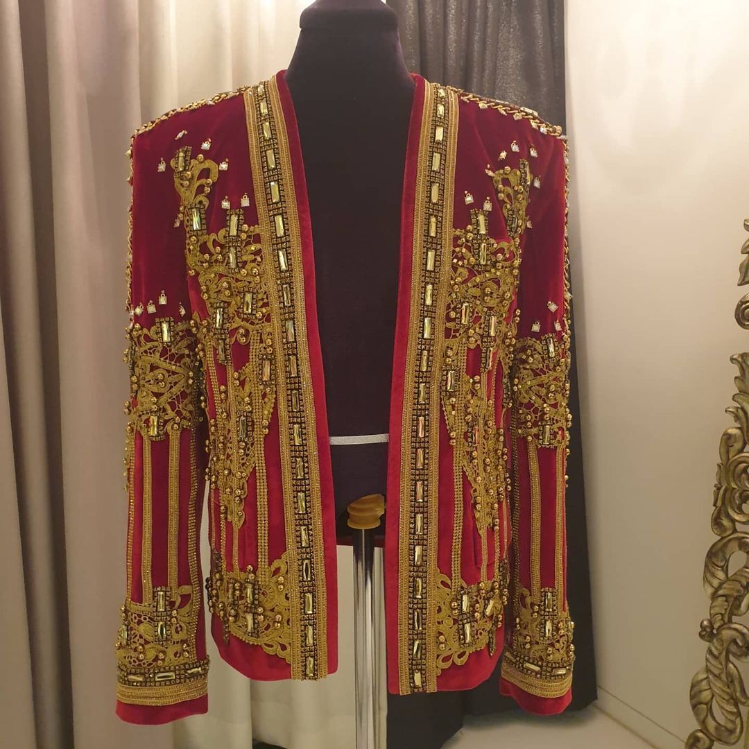 세상 화려한 아이돌 제작 의상들 실제 디테일.jpg | 인스티즈