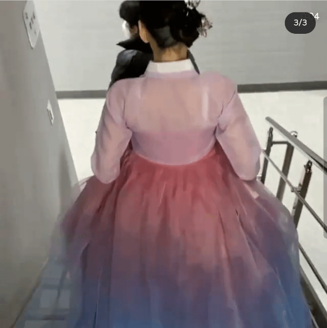 오로라, 물결, 꽃잎을 담아낸 것 같은 느낌의 한복.jpg | 인스티즈