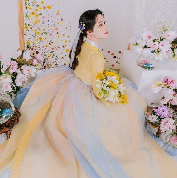 오로라, 물결, 꽃잎을 담아낸 것 같은 느낌의 한복.jpg | 인스티즈