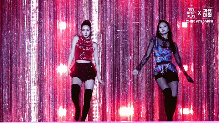 세상 화려한 아이돌 제작 의상들 실제 디테일.jpg | 인스티즈