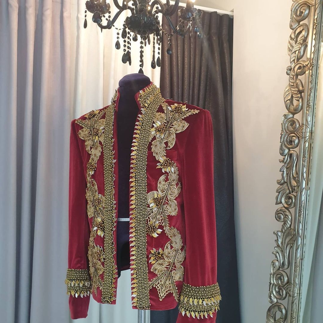 세상 화려한 아이돌 제작 의상들 실제 디테일.jpg | 인스티즈