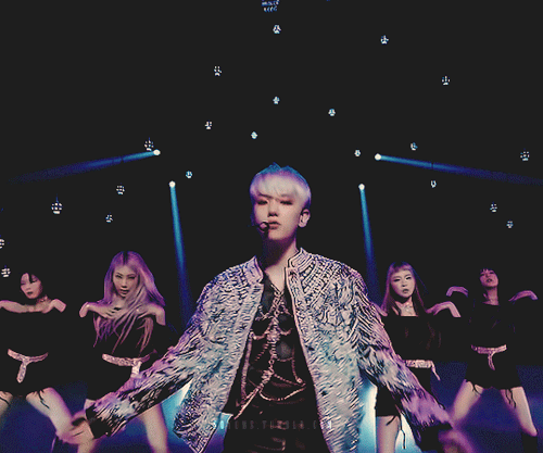 세상 화려한 아이돌 제작 의상들 실제 디테일.jpg | 인스티즈