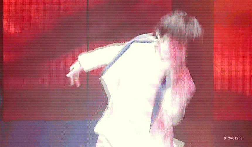 세상 화려한 아이돌 제작 의상들 실제 디테일.jpg | 인스티즈