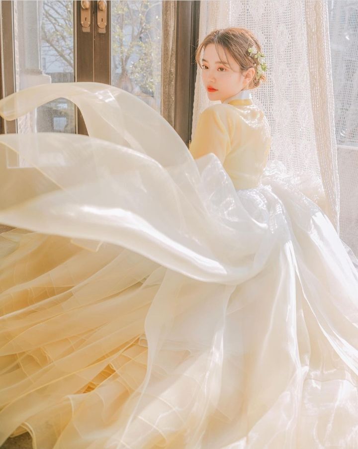 오로라, 물결, 꽃잎을 담아낸 것 같은 느낌의 한복.jpg | 인스티즈