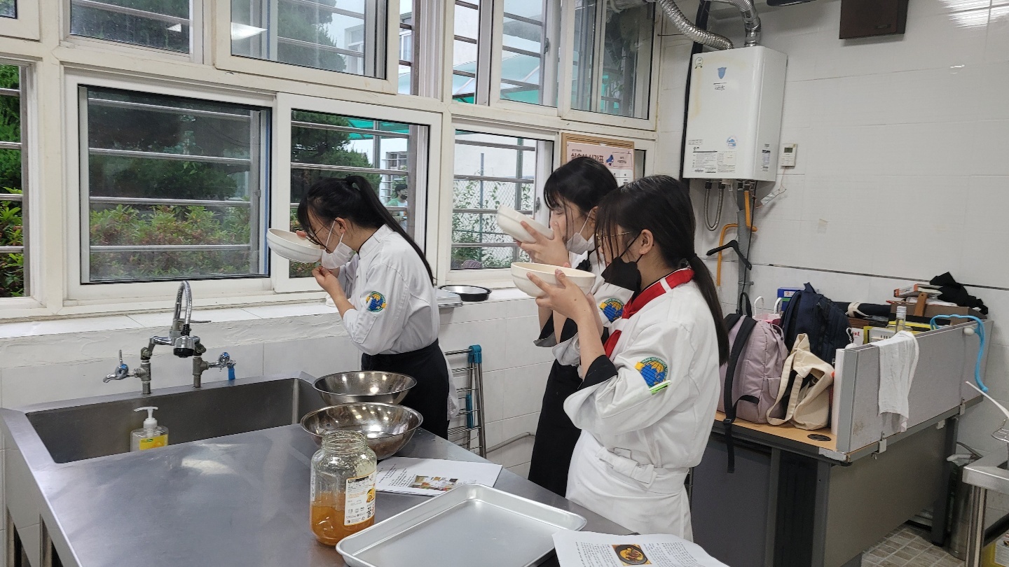 6월14일 오리가슴살 스테이크 & 리용식 감자 샐러드 - 2022부산정보관광고등학교 - 맛 있는 세상 ~~~★ 6월14일 오리가슴살 스테이크 & 리용식... 