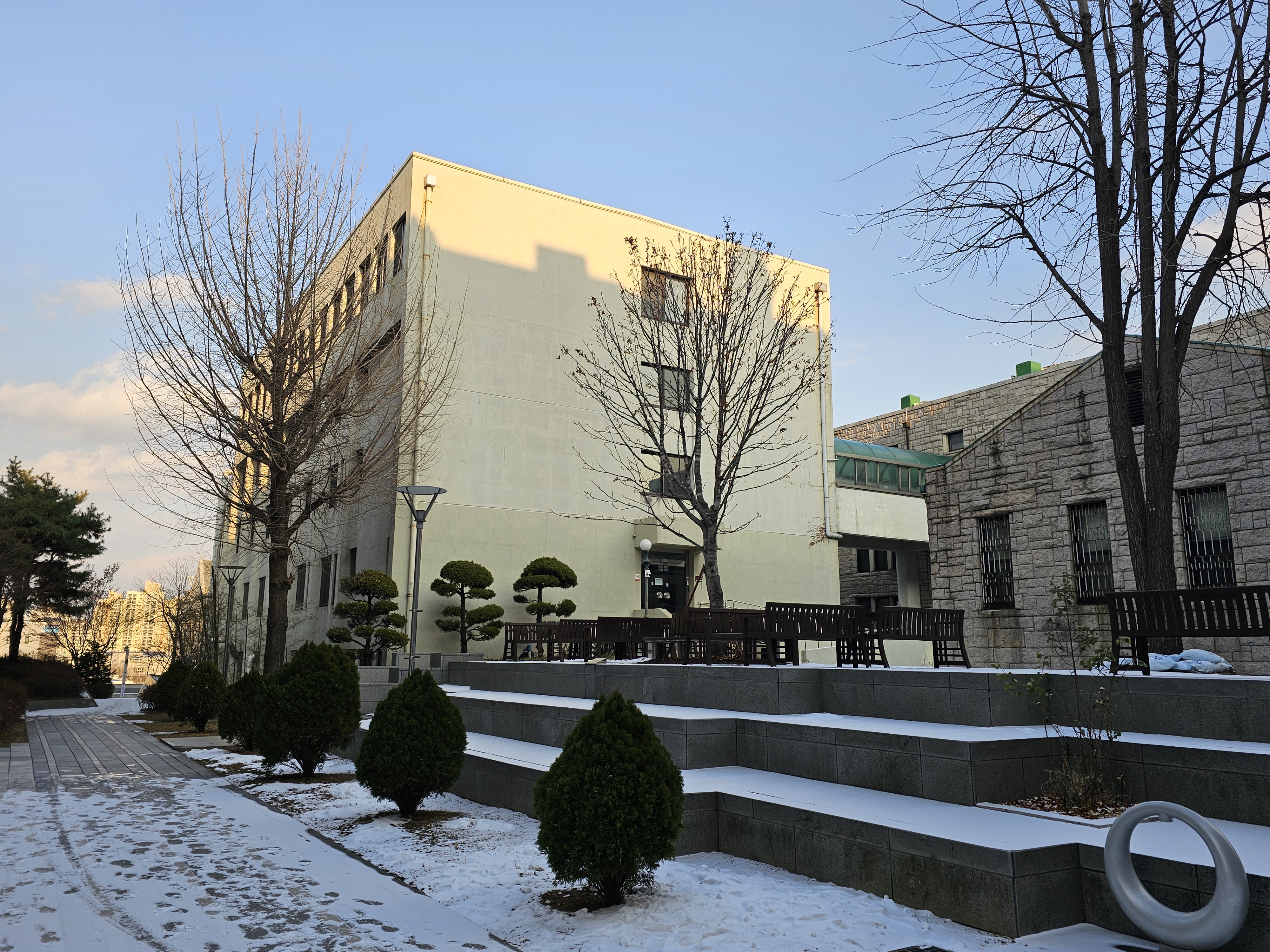 캠퍼스 예쁘기로 알아주는 고려대학교(안암) 2편(사범대, 경영대, 교우회관) - Beautiful UNIV. - 훌리건 천국