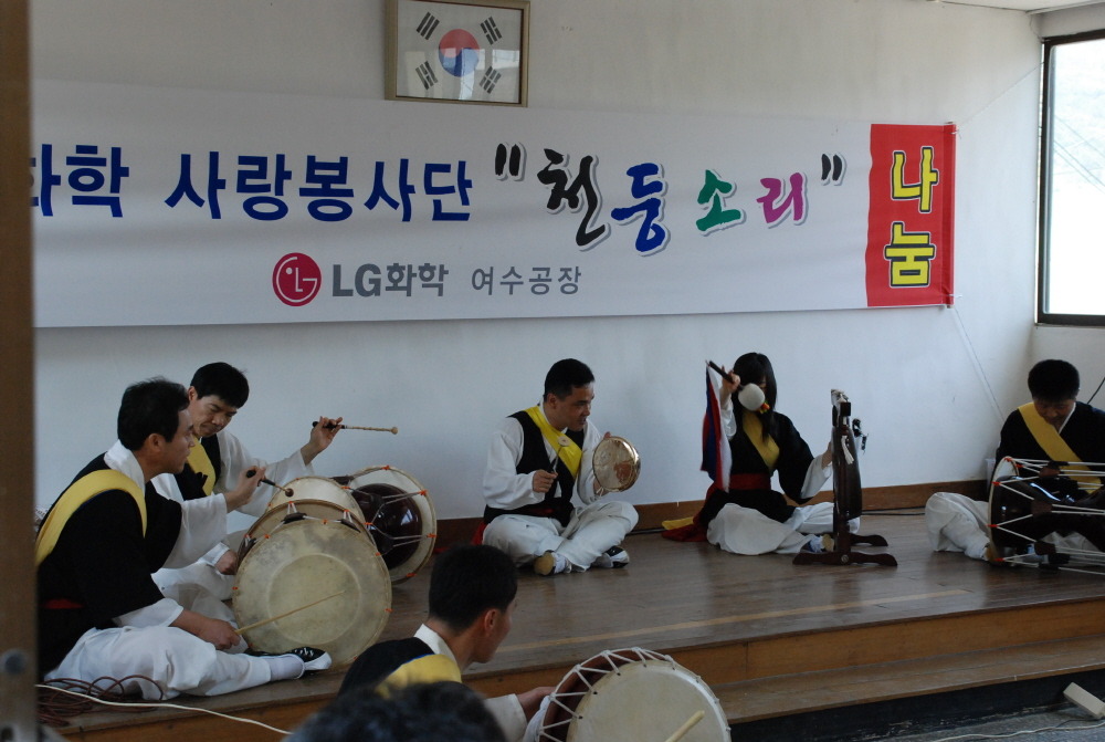 천둥소리 이미지