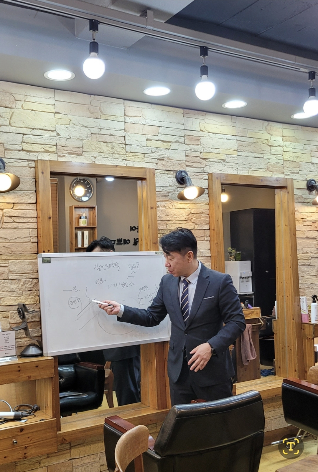 11월헤어 이미지