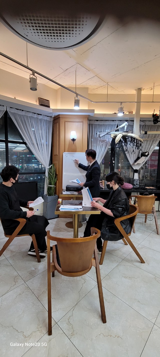 살롱오브 이미지