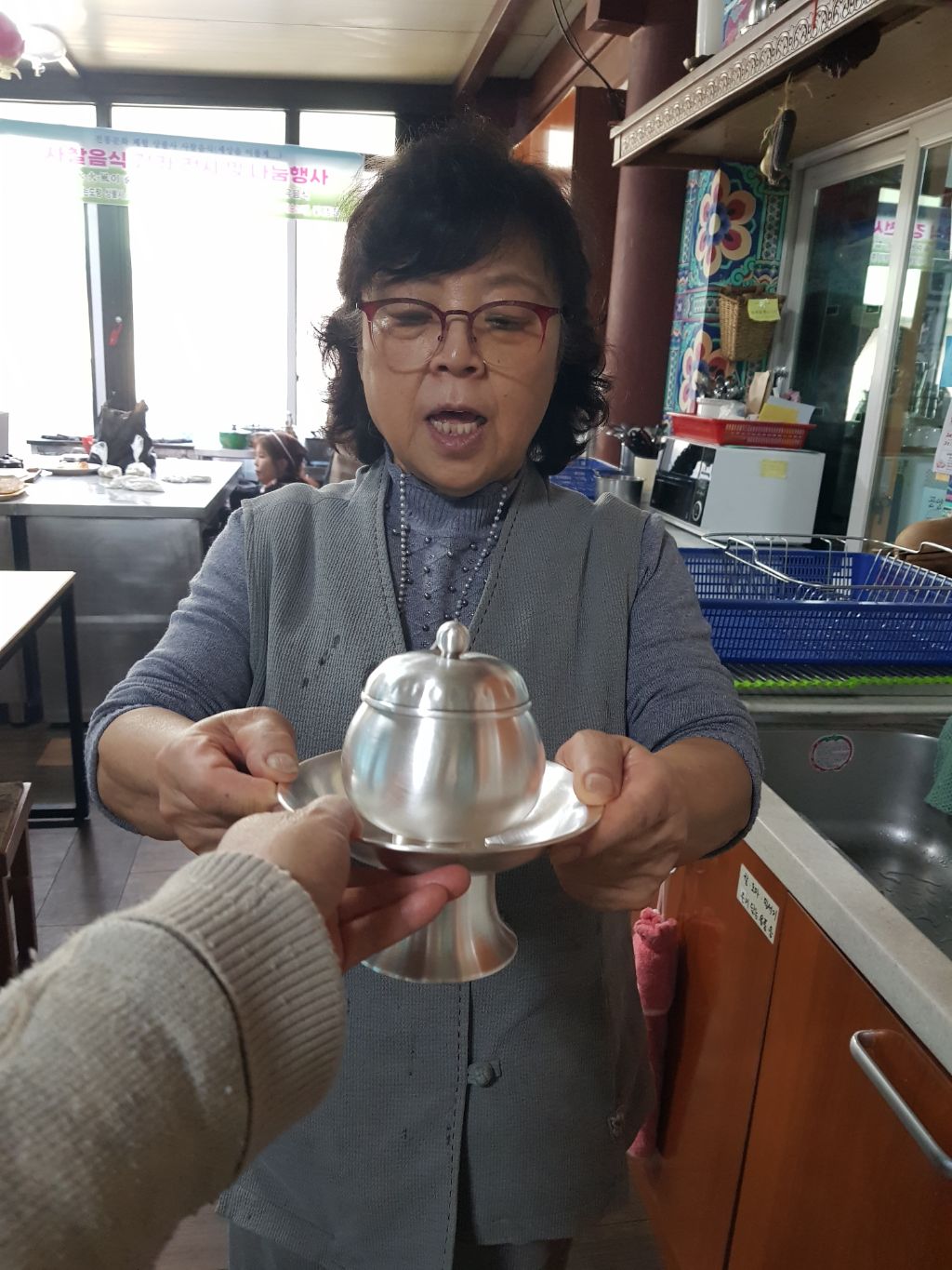 닦고닦고 이미지